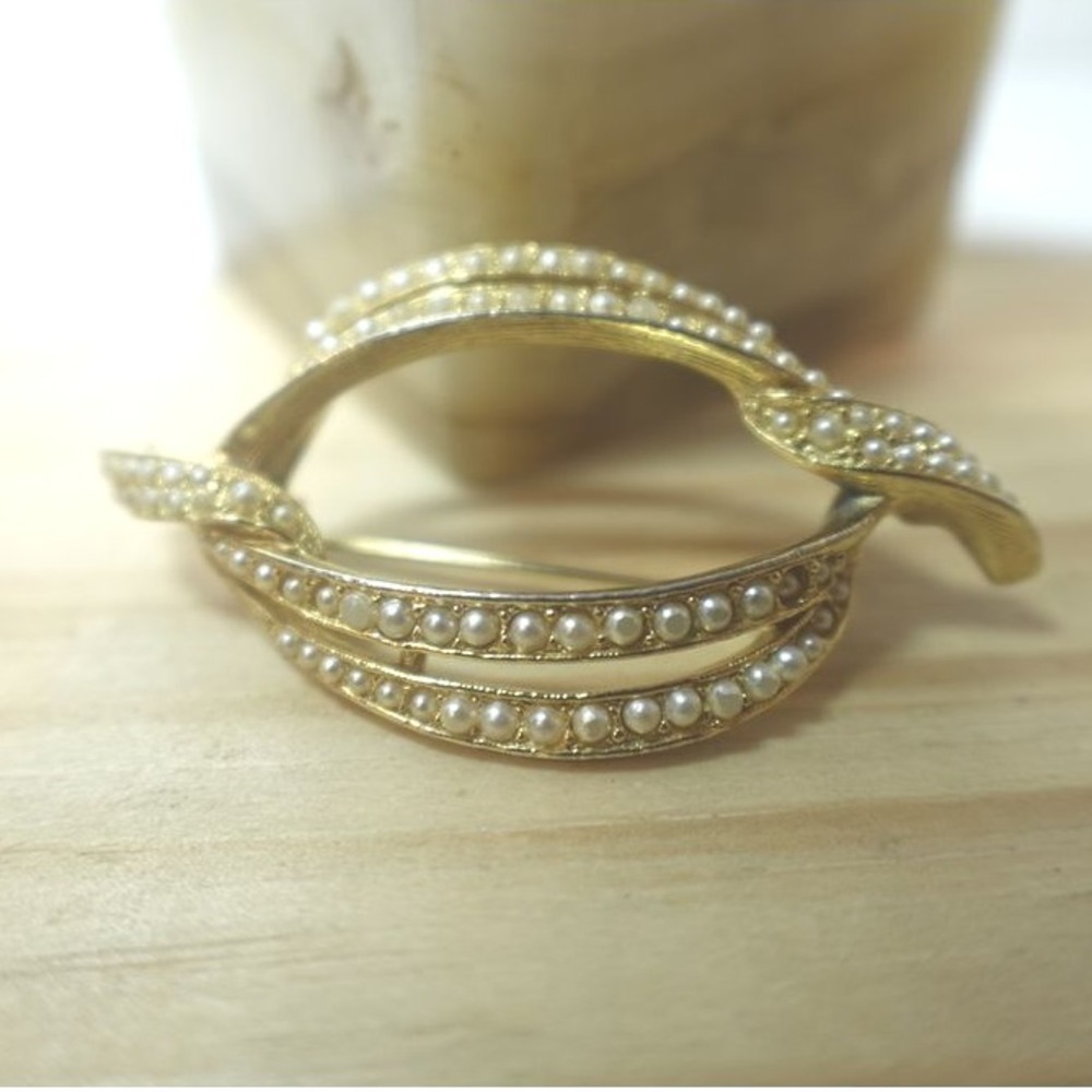 Vintage Arthur Pepper brooch Faux Pearl Gold Tone Stamped "ART" MCM‎ Glam Formal